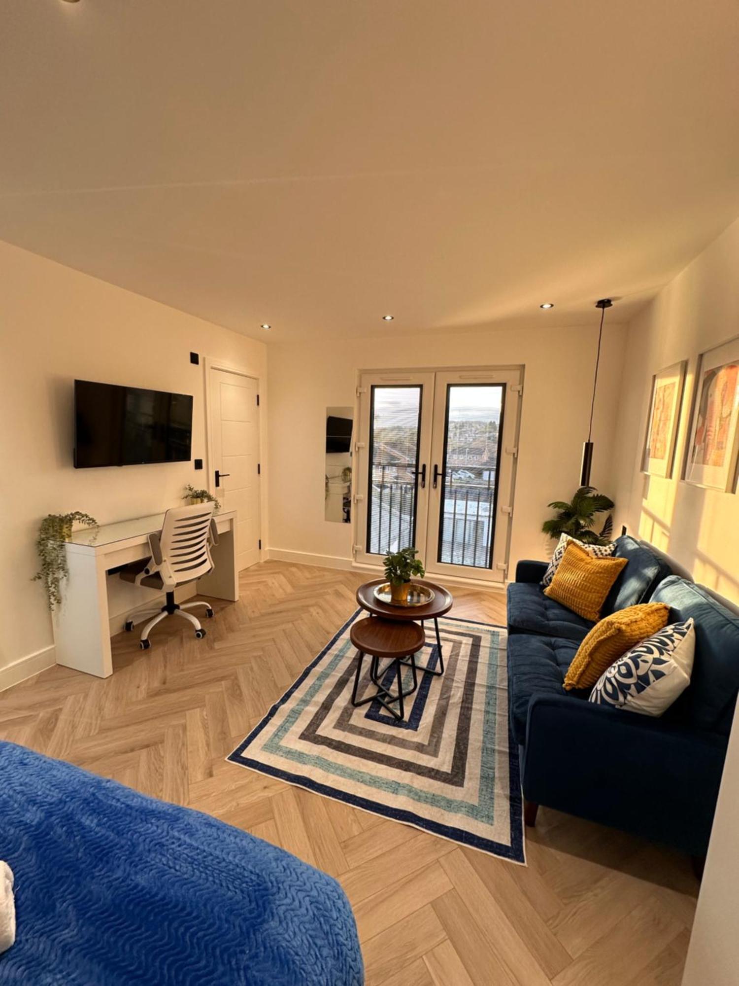 R5 - Luxury Private Ensuite Self-Contained Room - Newly Renovated Halesowen Luaran gambar