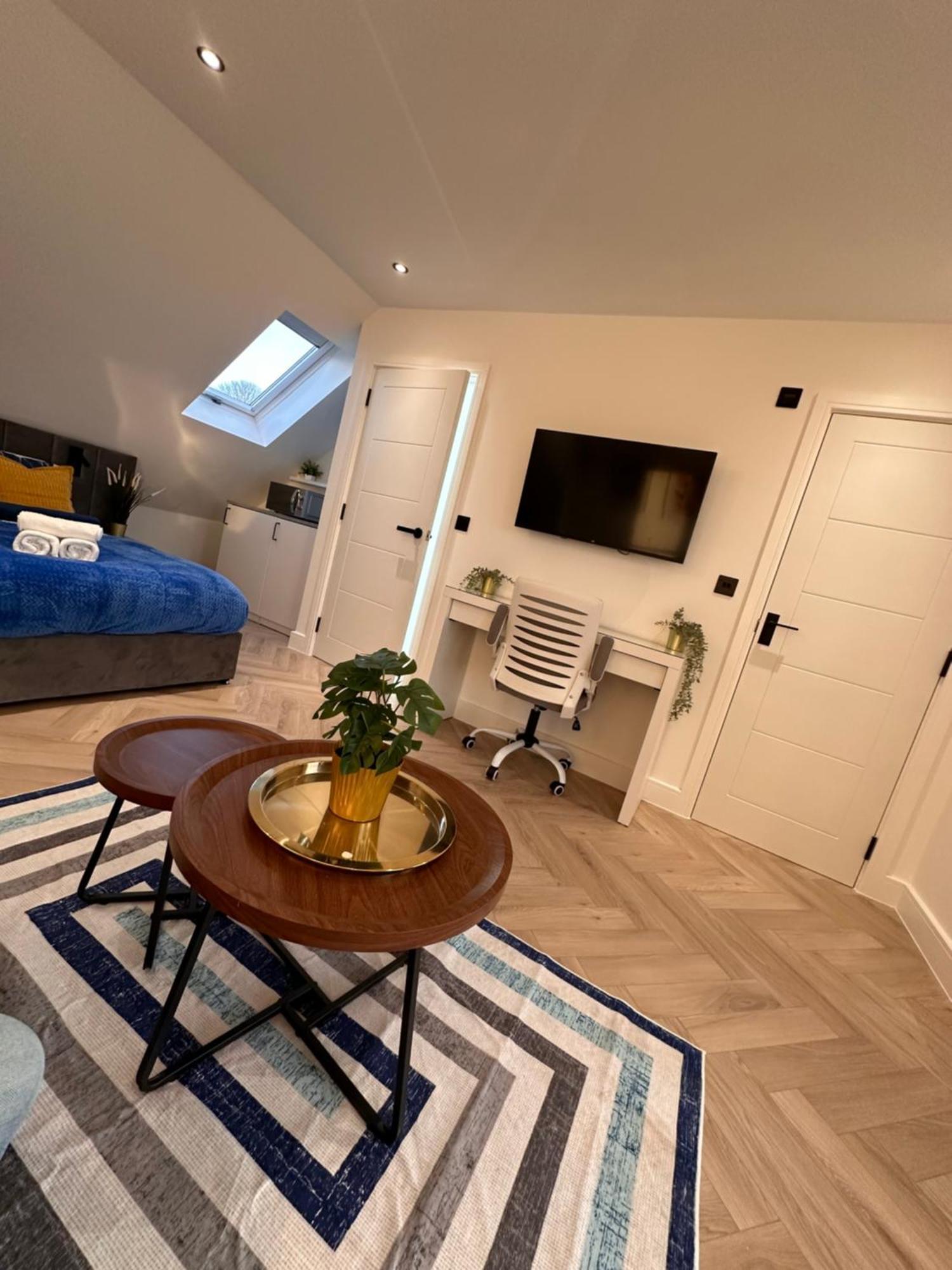 R5 - Luxury Private Ensuite Self-Contained Room - Newly Renovated Halesowen Luaran gambar