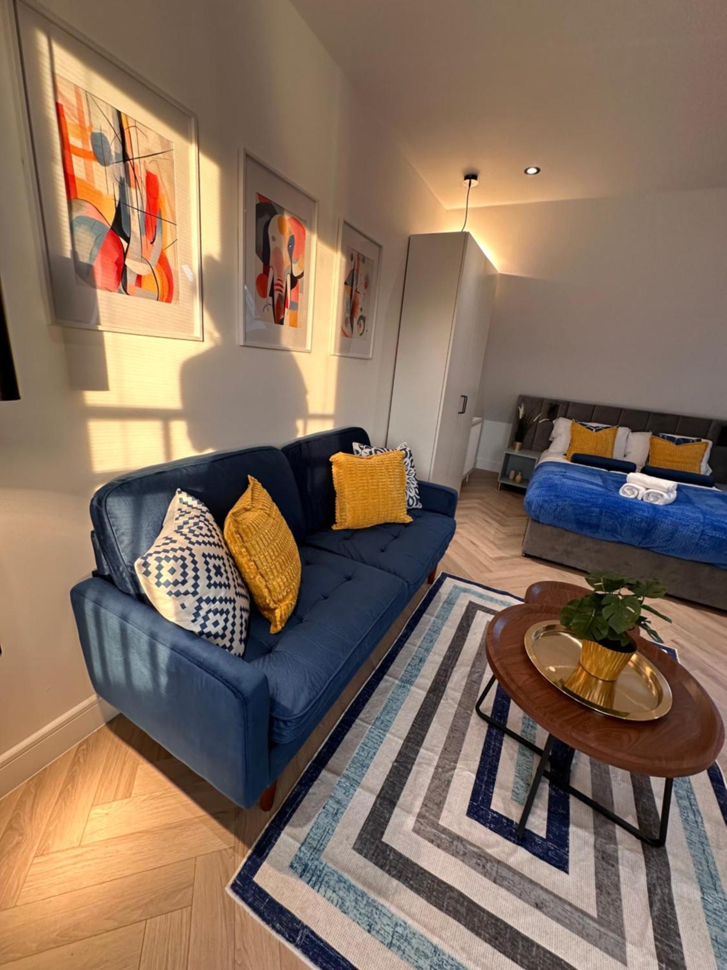 R5 - Luxury Private Ensuite Self-Contained Room - Newly Renovated Halesowen Luaran gambar